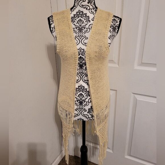NWT Woven Heart knitted sleeveless Sweater vest - Picture 1 of 6